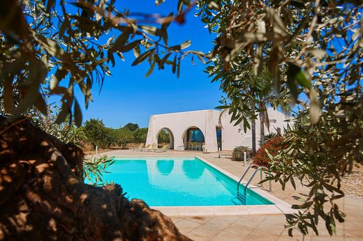 Luxury House for sale in Marinella, 470 000 €, Photo 1