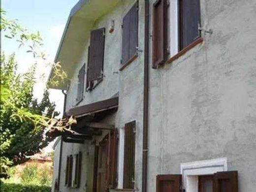 Luxury House for sale in Sarzana, 780 000 €, Photo 1