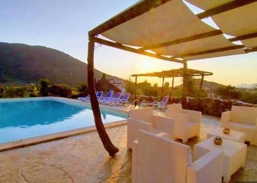 Luxury House for sale in Piscinas, 850 000 €, Photo 2