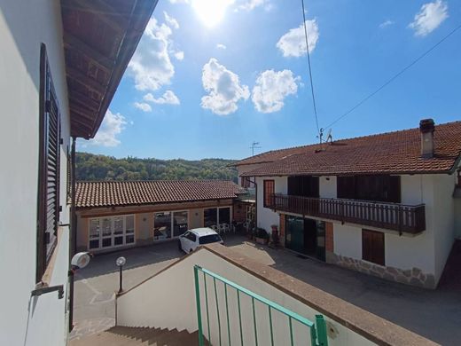 Luxury House for sale in Cerreto Langhe, 950 000 €, Photo 1