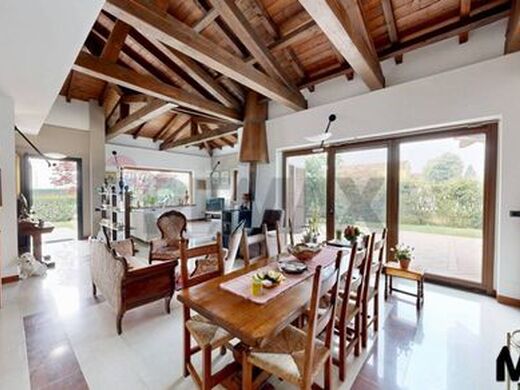 Luxury House for sale in Cogliate, 520 000 €, Photo 1