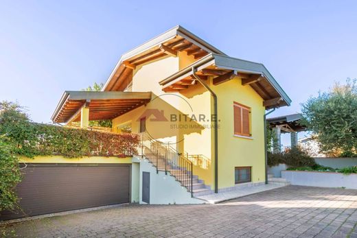 Luxury House for sale in Flero, 739 000 €, Photo 1