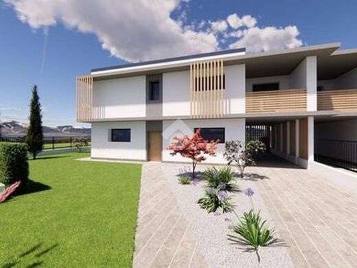 Luxury House for sale in Barzana, 498 000 €, Photo 1