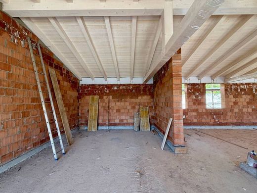 Luxury House for sale in Sarzana, 440 000 €, Photo 1
