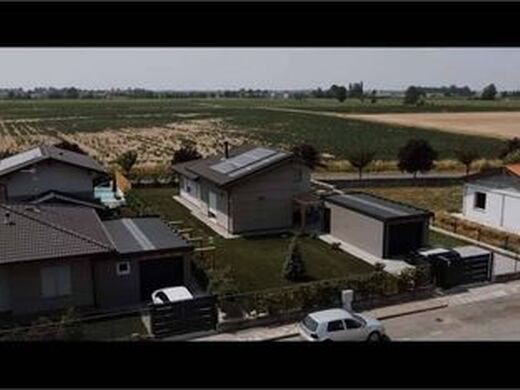 Luxury House for sale in Sant Alessio Con Vialone, 414 000 €, Photo 1