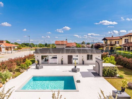 Luxury House for sale in Occhieppo Inferiore, 579 000 €, Photo 1
