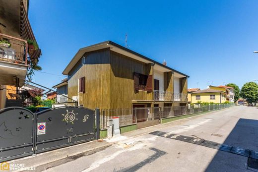 Luxury House for sale in Sordio, 445 000 €, Photo 1