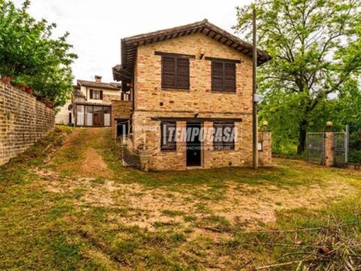 Luxury House for sale in San Severino Marche, 750 000 €, Photo 1