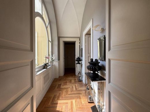 Luxury House for sale in Santa Maria Capua Vetere, 1 400 000 €, Photo 1