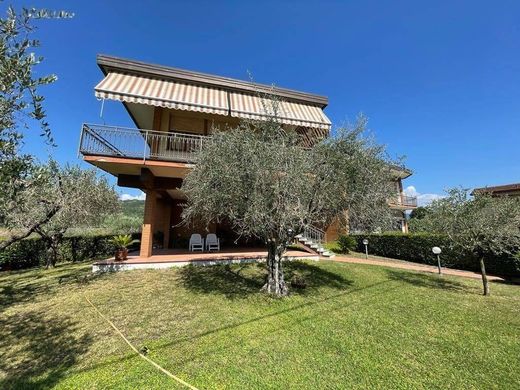 Luxury House for sale in Sarzana, 569 000 €, Photo 1