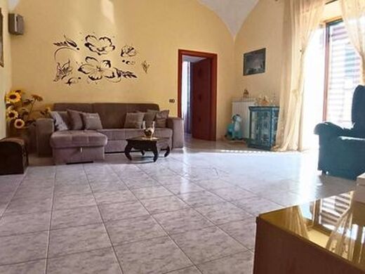 Luxury House for sale in Sarno, 599 000 €, Photo 2