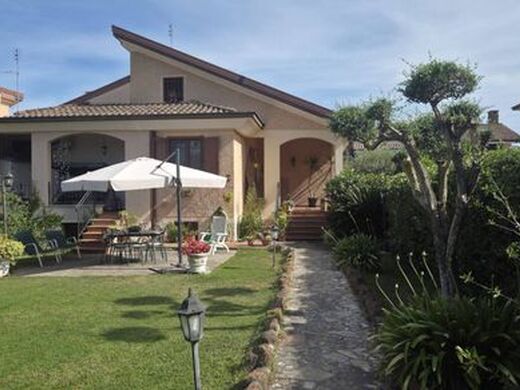 Luxury House for sale in Rome, 560 000 €, Photo 2