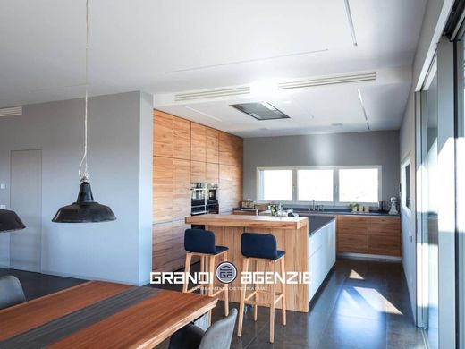 Luxury House for sale in Treviso, 1 750 000 €, Photo 6