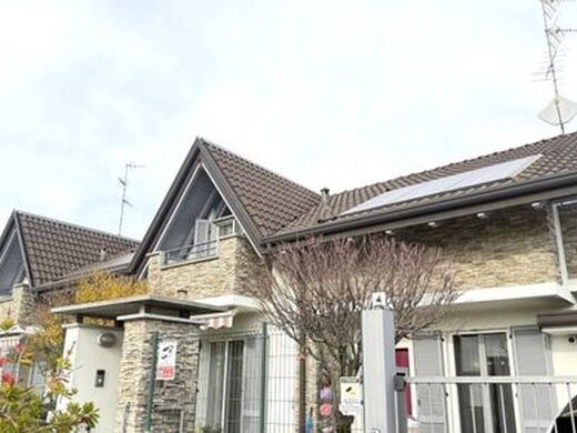 Luxury House for sale in Cogliate, 480 000 €, Photo 1