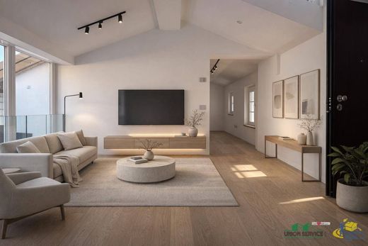 Luxury Apartment for sale in Parma, 740 000 €, Photo 1