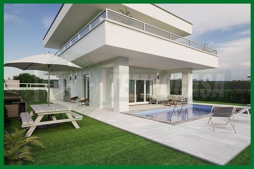 Luxury House for sale in Ferno, 545 000 €, Photo 1