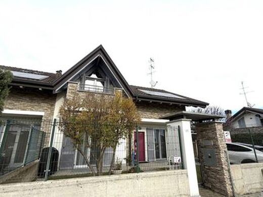 Luxury House for sale in Cogliate, 480 000 €, Photo 2