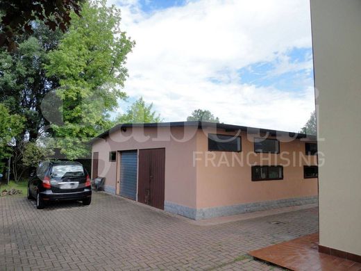 Luxury House for sale in Castel Maggiore, 790 000 €, Photo 2
