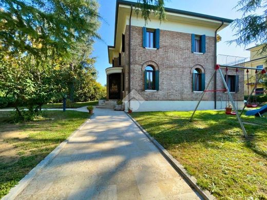 Luxury House for sale in Treviso, 1 290 000 €, Photo 2
