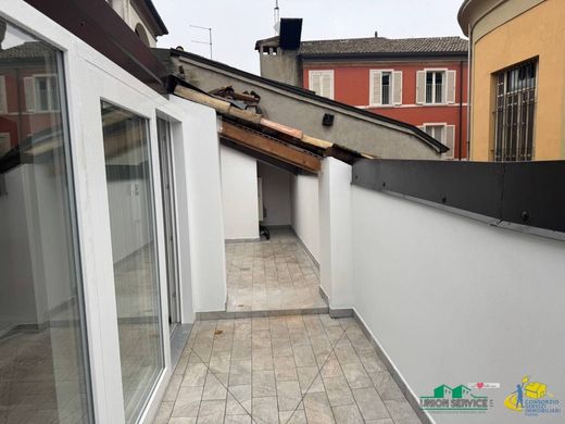 Luxury Apartment for sale in Parma, 740 000 €, Photo 3