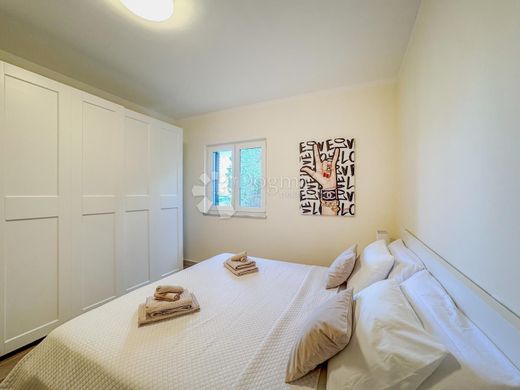 Maison de luxe à vendre à Dugi Rat, 1 390 000 €, Photo 7