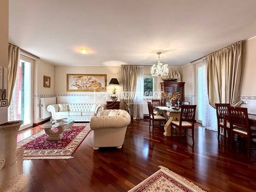 Maison de luxe à vendre à Lesmo, 435 000 €, Photo 2