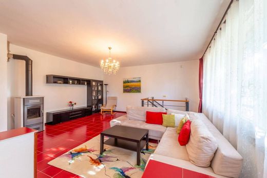 Luxury House for sale in Parma, 409 000 €, Photo 2