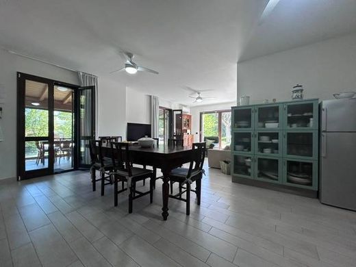 Luxury House for sale in Castellarano, 780 000 €, Photo 3
