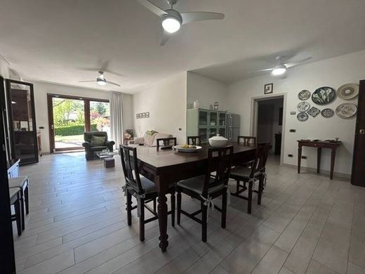 Luxury House for sale in Castellarano, 780 000 €, Photo 4
