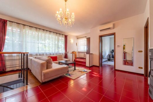 Luxury House for sale in Parma, 409 000 €, Photo 4