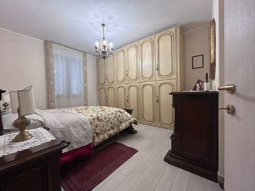 Luxury House for sale in Castellarano, 780 000 €, Photo 7