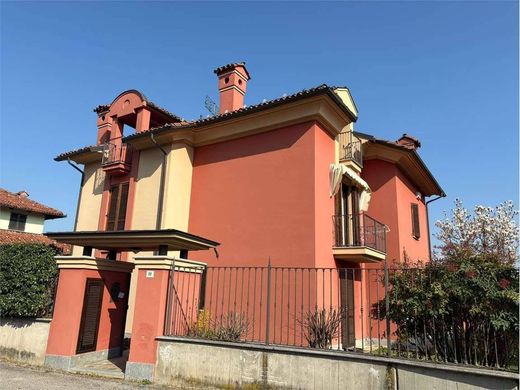 Luxury House for sale in Fossano, 1 000 000 €, Photo 1