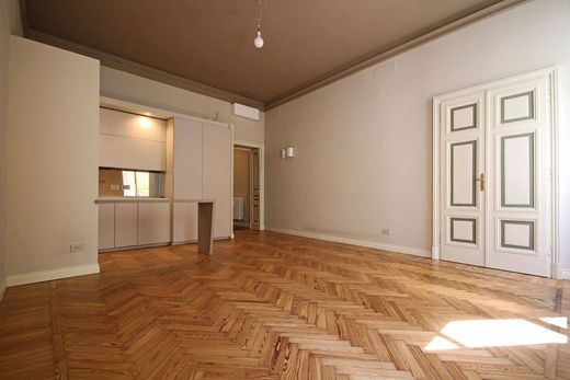 Luxury Apartment for sale in Parma, 445 000 €, Photo 1