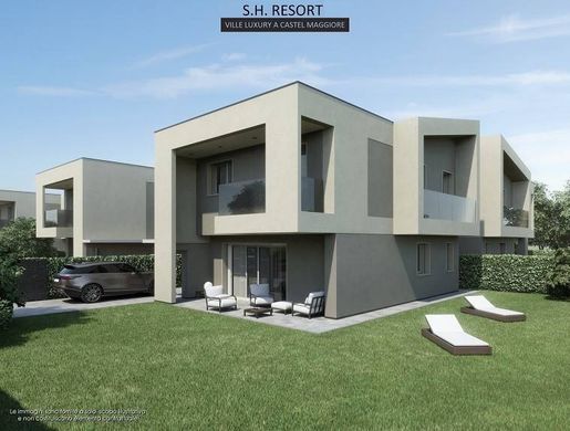 Luxury House for sale in Castel Maggiore, 744 000 €, Photo 1