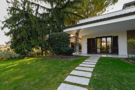 Maison de luxe à vendre à Soiano, 550 000 €, Photo 2