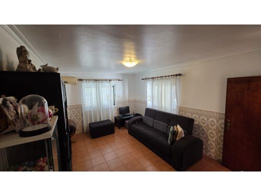 Luxury House for sale in Seixal, 419 000 €, Photo 3