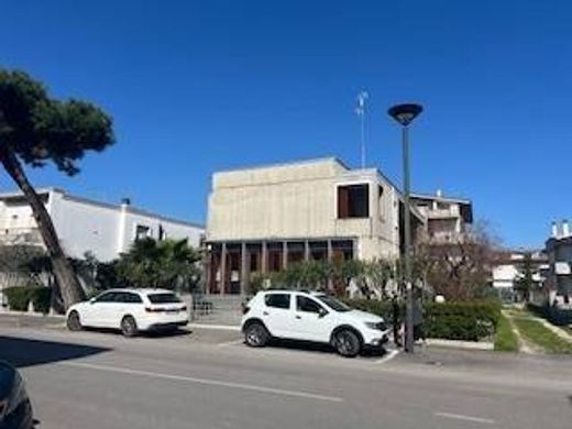 Luxury House for sale in Alba Adriatica, 650 000 €, Photo 5