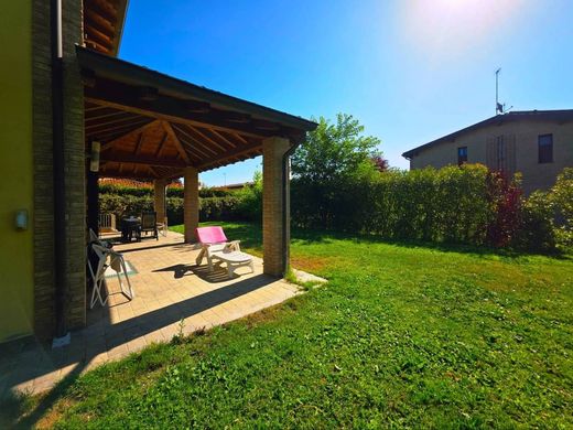 Luxury House for sale in Parma, 738 000 €, Photo 5