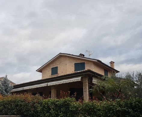 Luxury House for sale in Mondavio, 550 000 €, Photo 1