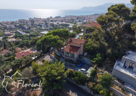 Luxury House for sale in Bordighera, 1 450 000 €, Photo 1