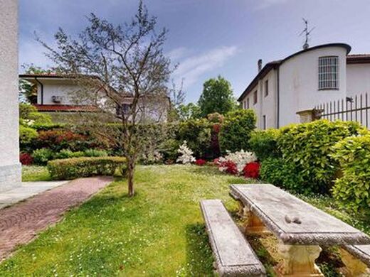 Luxury House for sale in Cusano, 1 300 000 €, Photo 2