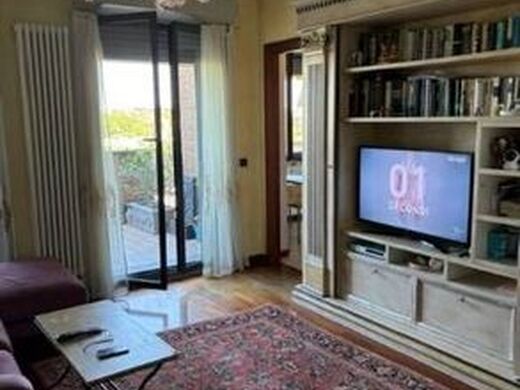 Luxury Apartment for sale in Parma, 570 000 €, Photo 3