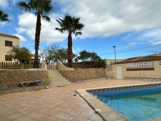 Luxury House for sale in La Nucia, 780 000 €, Photo 1