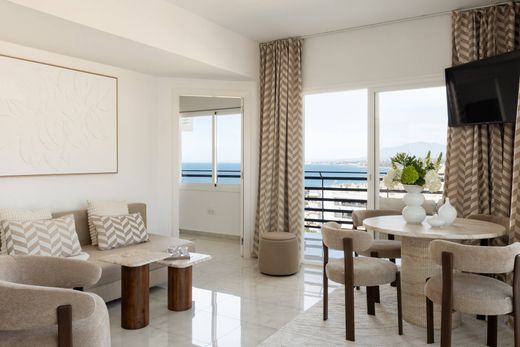 Luxury Apartment for sale in Marbella, 699 000 €, Photo 1