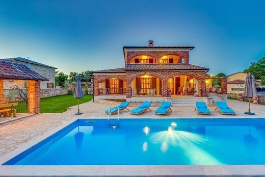 Maison de luxe à vendre à Višnjan - Visignano, 650 000 €, Photo 1
