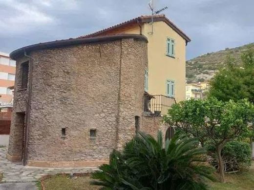 Maison de luxe à vendre à Ventimiglia, 600 000 €, Photo 1