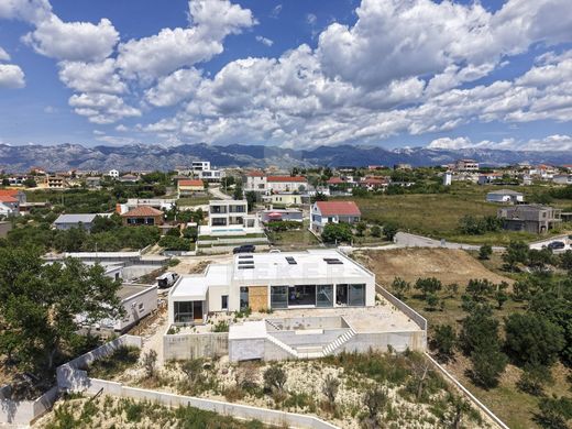 Luxury House for sale in Zadar, 950 000 €, Photo 5