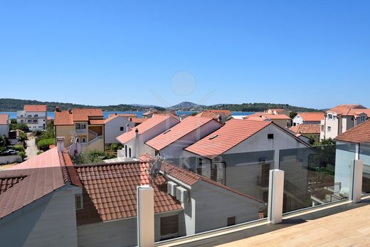 Appartement de luxe à vendre à Srima, 440 000 €, Photo 1