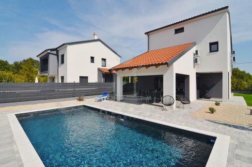Maison de luxe à vendre à Šilo, 620 000 €, Photo 1