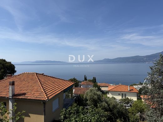Luxury House for sale in Rijeka, 750 000 €, Photo 1